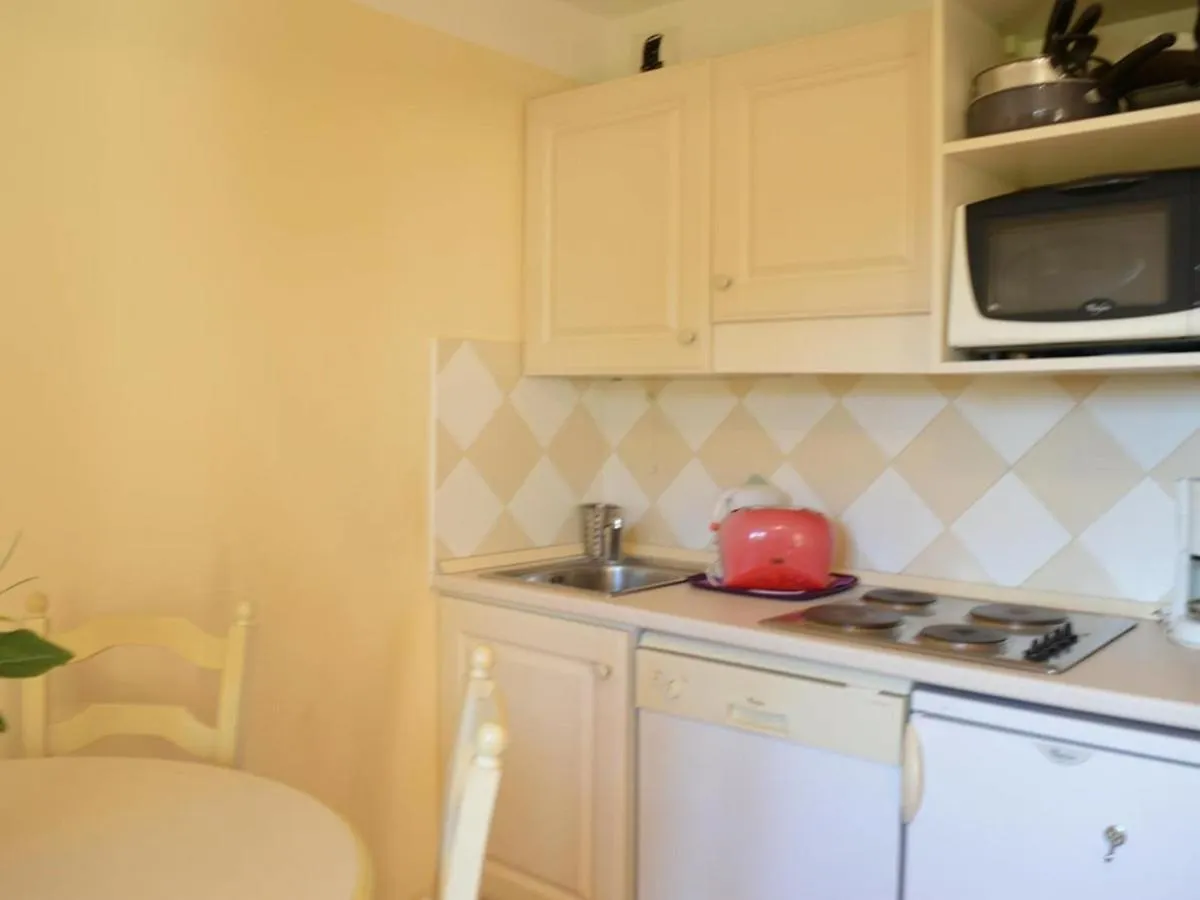 Les Issambres : Appt Avec Piscine, Tennis, Et Parking Au Rez De Jardin - Fr-1-226-380 Francja
