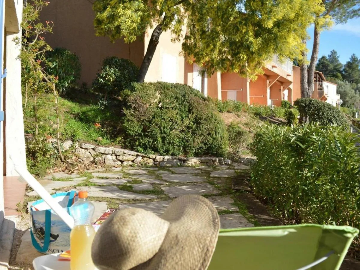 Apartament Les Issambres : Appt Avec Piscine, Tennis, Et Parking Au Rez De Jardin - Fr-1-226-380 Francja